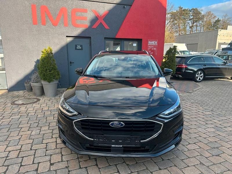Używany Ford Focus Titanium 125 KM (91 kW) 2023 Czarny Sedan/Limuzyna