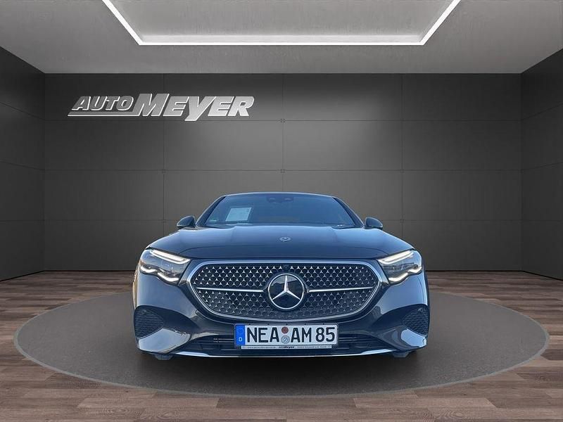 Gebraucht Mercedes E450 Avantgarde 367 PS (269 kW) 2026 Grau Limousine