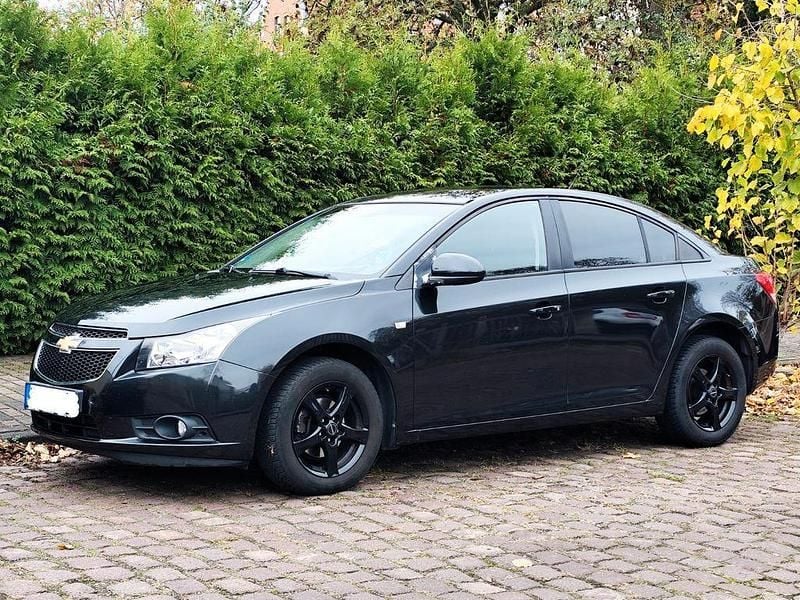 Schwarz Gebraucht 2010 Chevrolet Cruze LS Limousine | 2.500 € (Guter Preis) - Bild 1/4