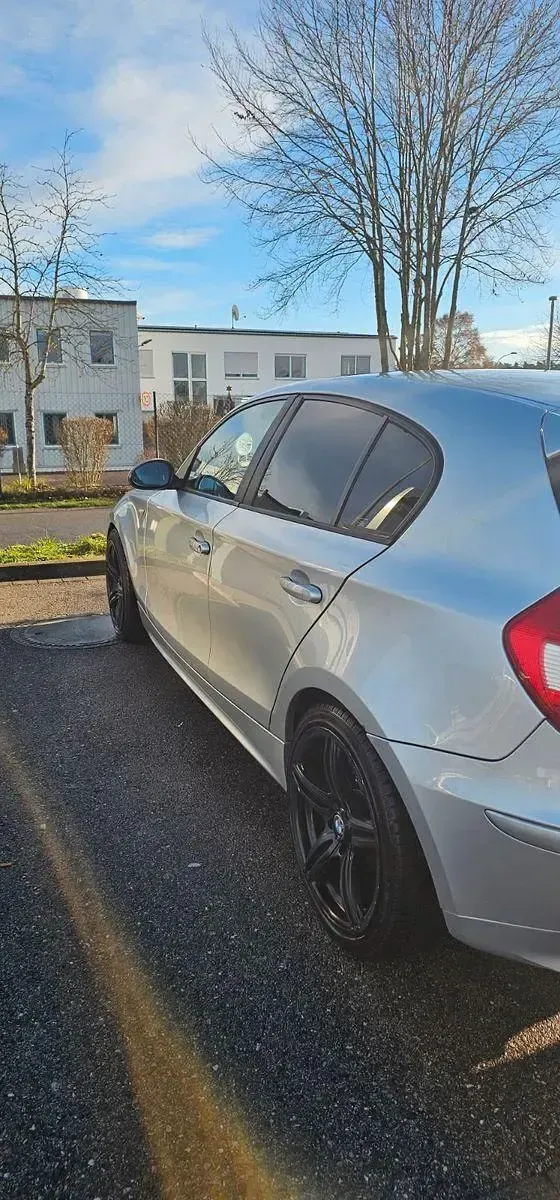 Gebraucht BMW 118 122 PS (89 kW) 2007 Silber Kleinwagen