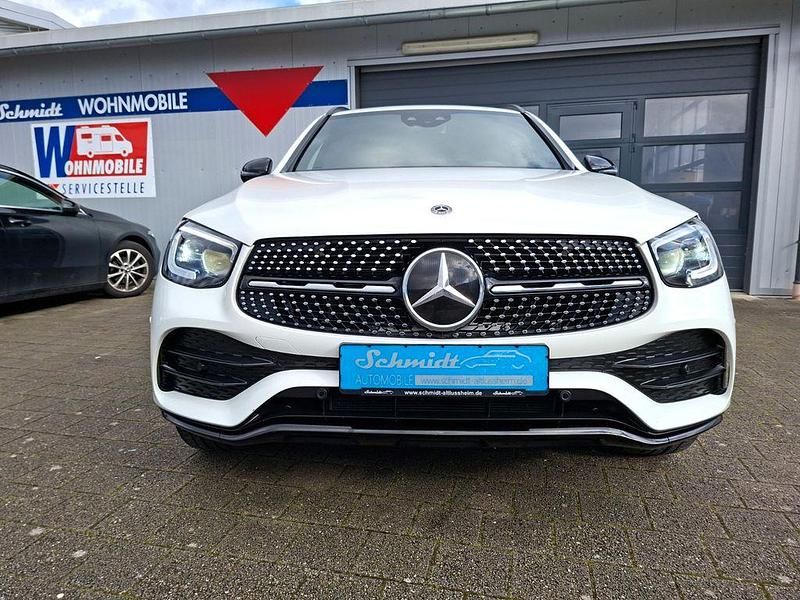 Gebraucht Mercedes GLC300 AMG line 245 PS (180 kW) 2019 Weiß SUV