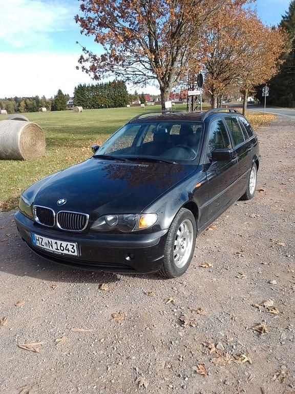 Schwarz Gebraucht 2005 BMW 318 Kombi | 1.450 € (Guter Preis) - Bild 1/4