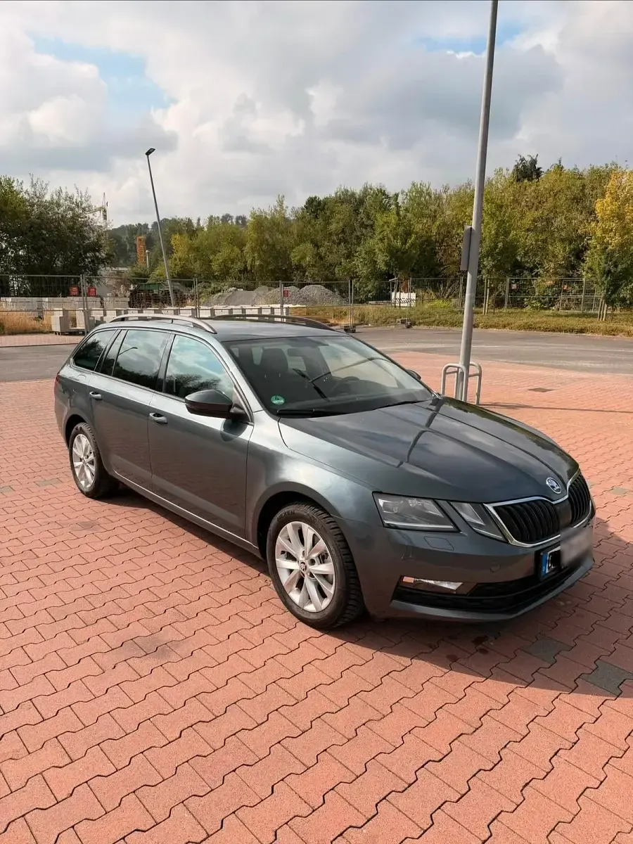 Gebraucht Skoda Octavia 150 PS (110 kW) 2020 Andere farben Kombi
