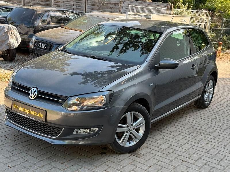 Grau Gebraucht 2014 VW Polo Kleinwagen | 6.890 € (Guter Preis) - Bild 1/4