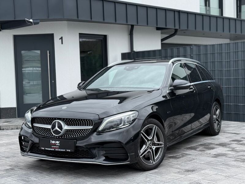 Schwarz Gebraucht 2021 Mercedes C300e AMG Kombi | 24.950 € (Guter Preis) - Bild 1/4
