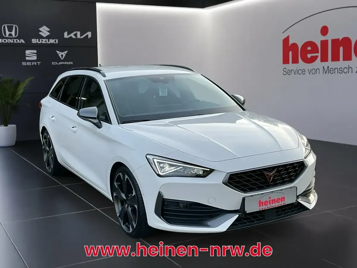 Usata Cupra Leon VZ 245 CV (180 kW) 2024 Bianco Berlina