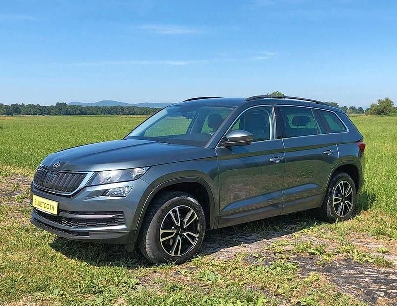 Quarzgrau metallic (metallic) Gebraucht 2019 Skoda Kodiaq Ambition SUV | 24.250 € (Fairer Preis) - Bild 1/4