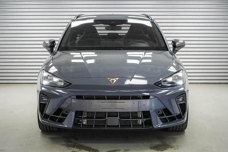 Gebraucht Cupra Leon VZ 333 PS (244 kW) 2025 Graphene grau metallic (r6) Kombi