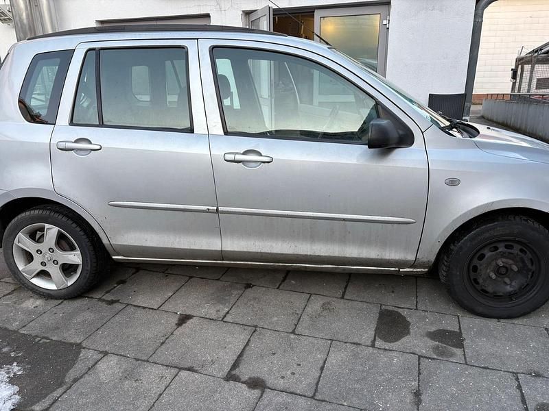 Gebraucht Mazda 2 68 PS (50 kW) 2004 Grau Kleinwagen