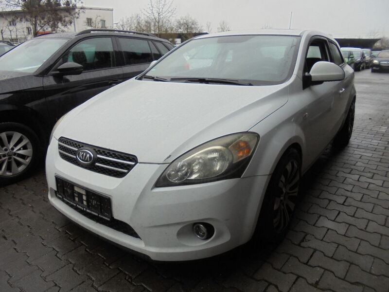 Weiß Gebraucht 2008 Kia ProCeed EX Kleinwagen | 2.499 € - Bild 1/4