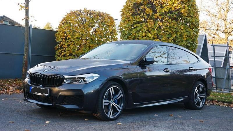 Grau Gebraucht 2018 BMW 630 M Sport Coupé | 32.500 € (Fairer Preis) - Bild 1/4