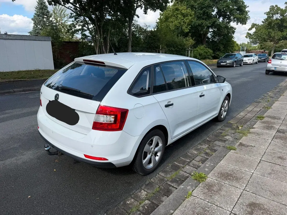 Gebraucht Skoda Rapid Drive 105 PS (77 kW) 2015 Weiß Kleinwagen