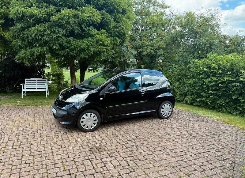 Schwarz Gebraucht 2009 Peugeot 107 Filou Kleinwagen | 1.990 € (Guter Preis) - Bild 1/3