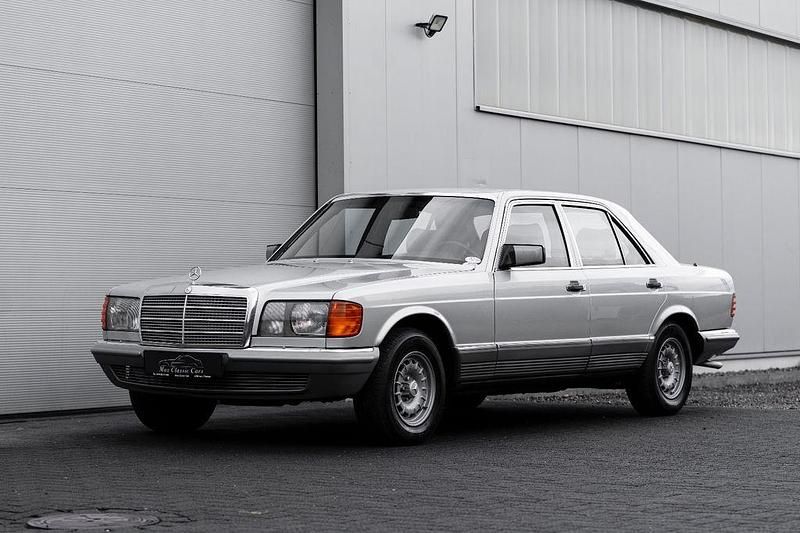 Silber Gebraucht 1984 Mercedes 380 SE Limousine | 16.490 € - Bild 1/4