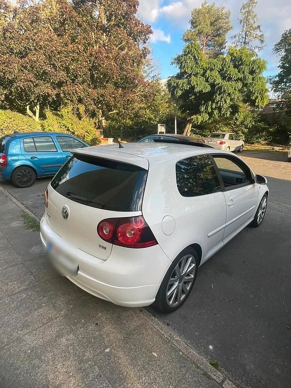 Weiß Gebraucht 2008 VW Golf VI GT Kleinwagen | 3.800 € (Etwas zu teuer) - Bild 1/4