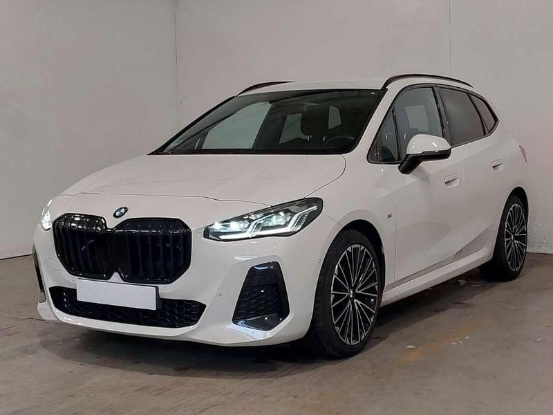 Alpinweiss iii Gebraucht 2023 BMW 218 M Sport Van / Kleinbus | 28.900 € (Fairer Preis) - Bild 1/4