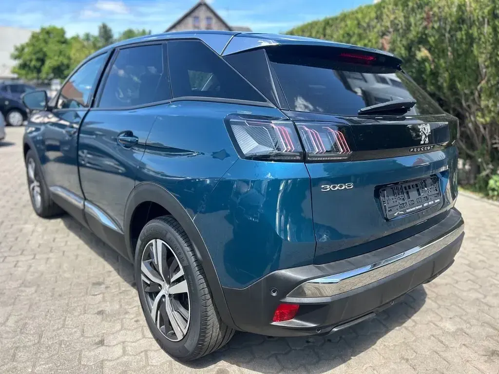 Gebraucht Peugeot 3008 Allure 131 PS (96 kW) 2022 Blau SUV