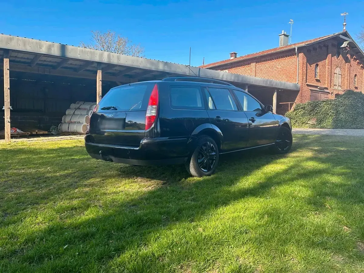 Gebraucht Ford Mondeo 120 PS (88 kW) 2005 Schwarz Kombi