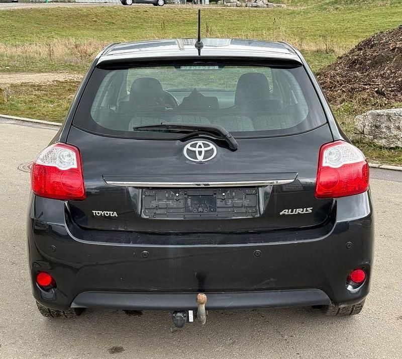 Gebraucht Toyota Auris 99 PS (72 kW) 2012 Schwarz Limousine