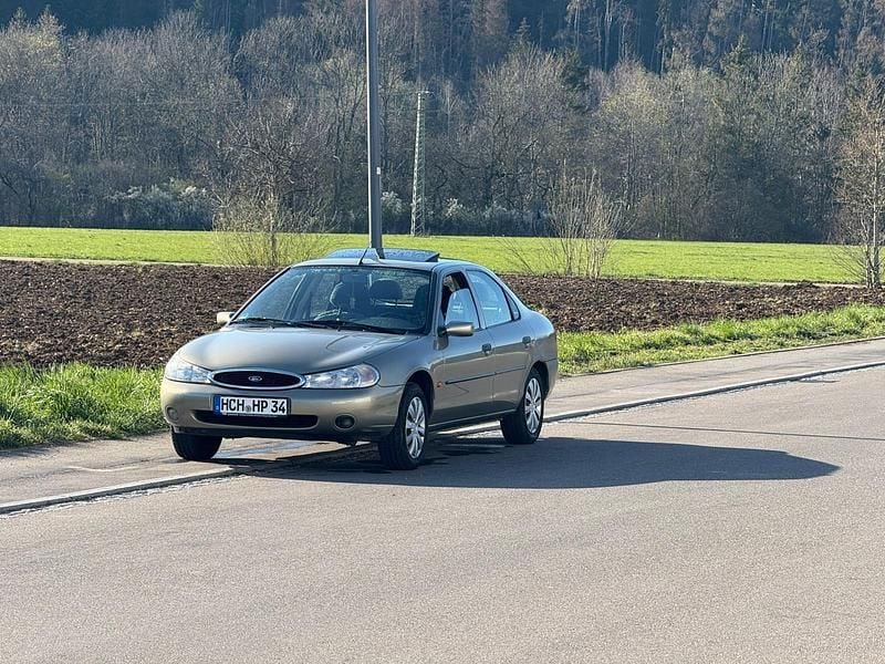 Gold Gebraucht 1999 Ford Mondeo Kleinwagen | 1.150 € (Guter Preis) - Bild 1/4