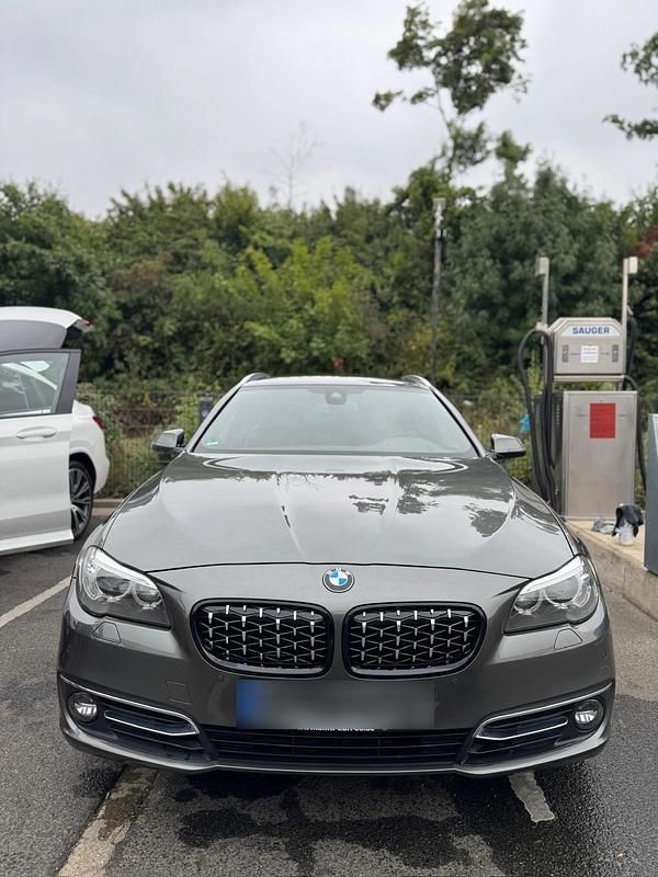 Gebraucht BMW 525 218 PS (160 kW) 2015 Grau Kombi