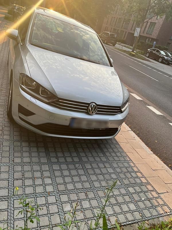 Silber Gebraucht 2014 VW Golf VII Kleinwagen | 9.000 € (Guter Preis) - Bild 1/4