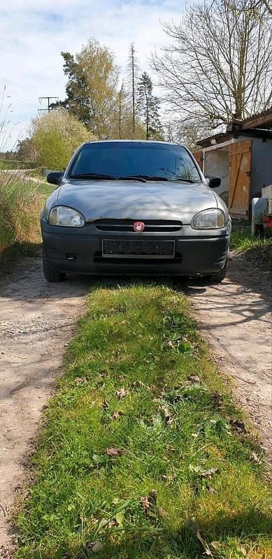 Grau Gebraucht 1996 Opel Corsa Kleinwagen | 200 € (Superpreis) - Bild 1/4