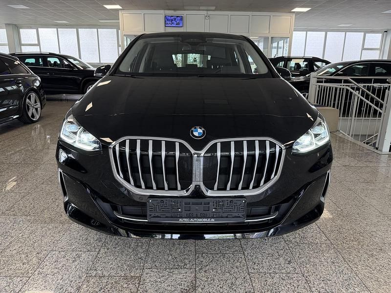 Gebraucht BMW 218 Active Tourer Luxury Line 135 PS (99 kW) 2023 Schwarz Van / Kleinbus