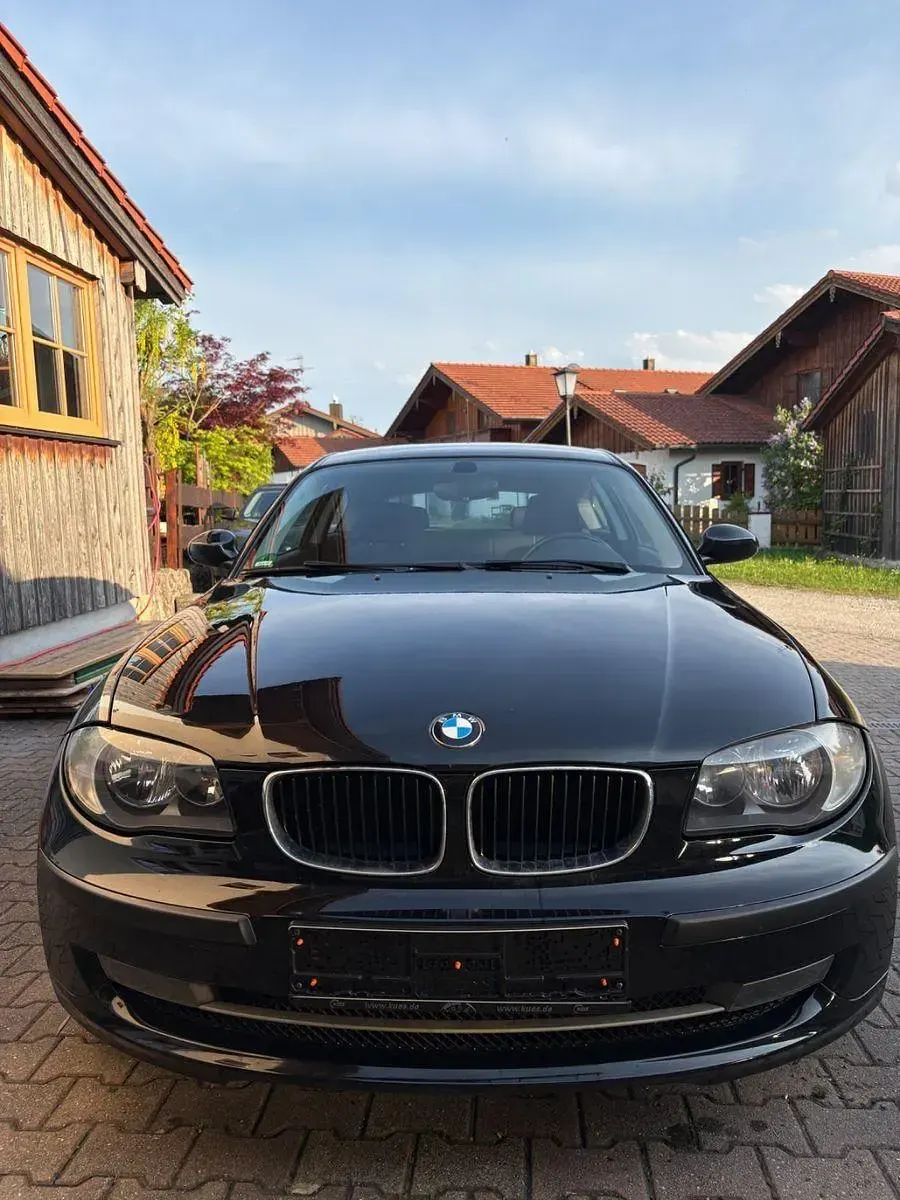 Gebraucht BMW 118 143 PS (105 kW) 2009 Schwarz Kleinwagen