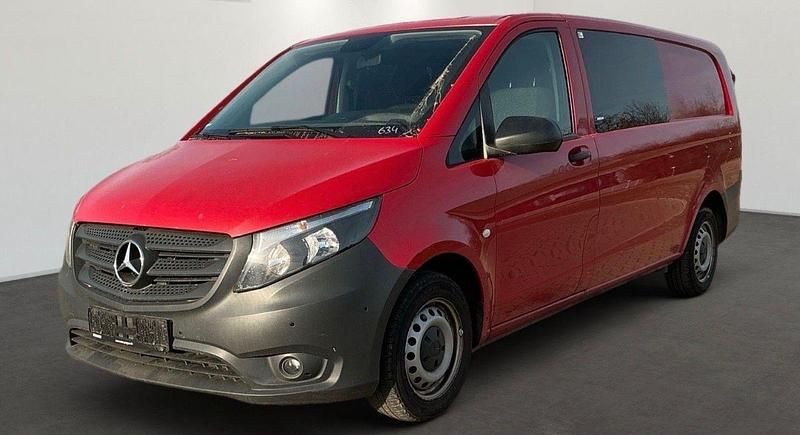 Gebraucht Mercedes Vito 136 PS (100 kW) 2021 Rot Van