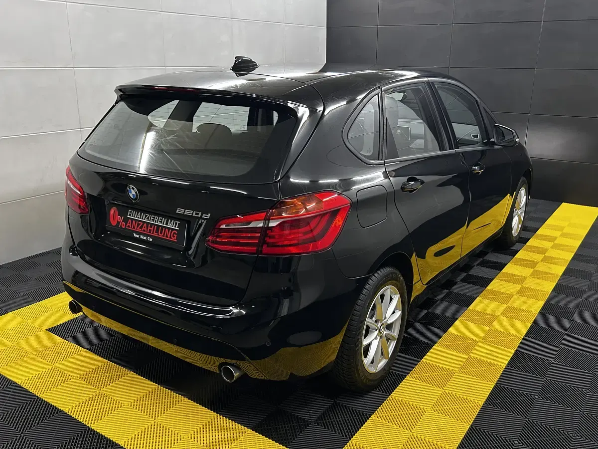 Używany BMW 220 Active Tourer Advantage 191 KM (140 kW) 2017 Czarny Minivan