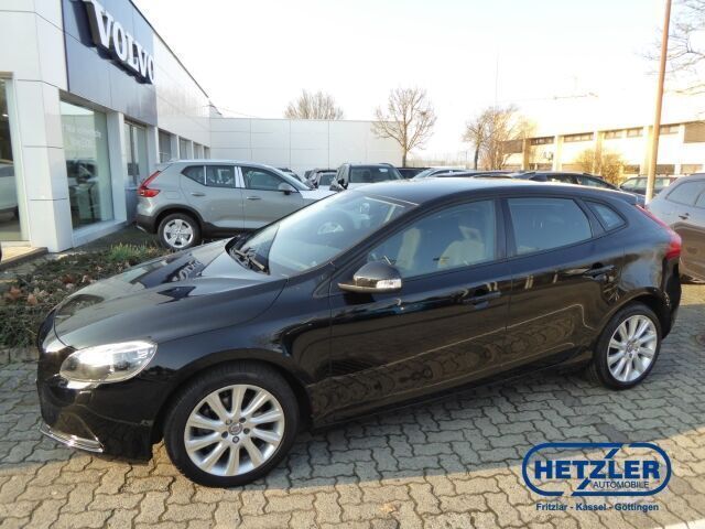 Gebraucht Volvo V40 You! 120 PS (88 kW) 2015 Black solid (stone) / solid Kombi