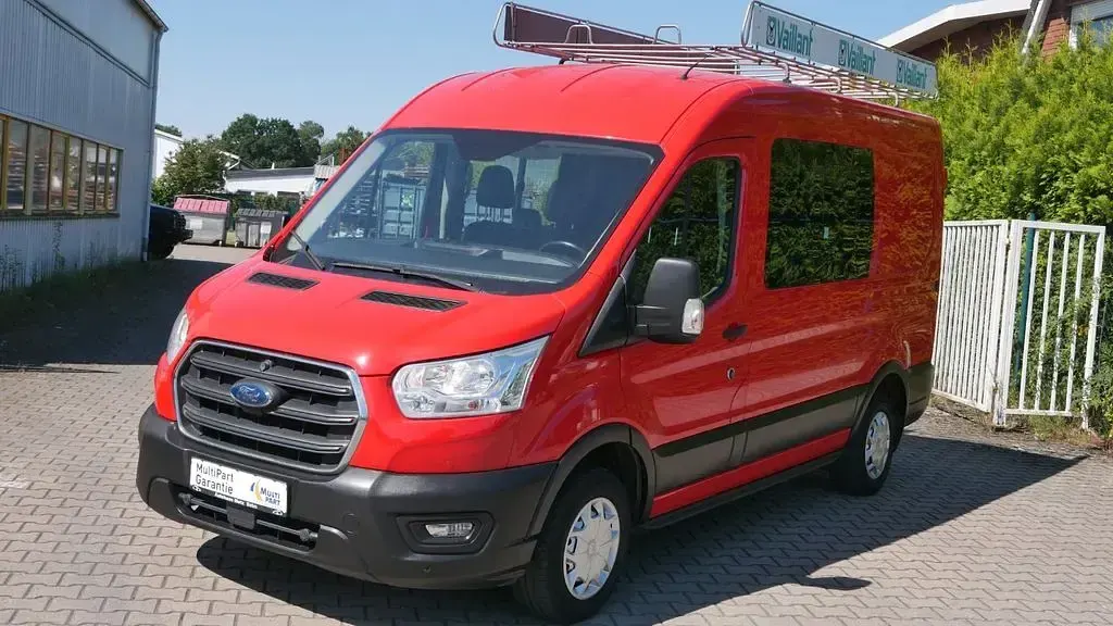 Gebraucht Ford Transit 131 PS (96 kW) 2019 Rot Van