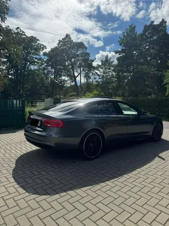 Gebraucht Audi A5 Sportback Design 190 PS (139 kW) 2016 Grau Kleinwagen