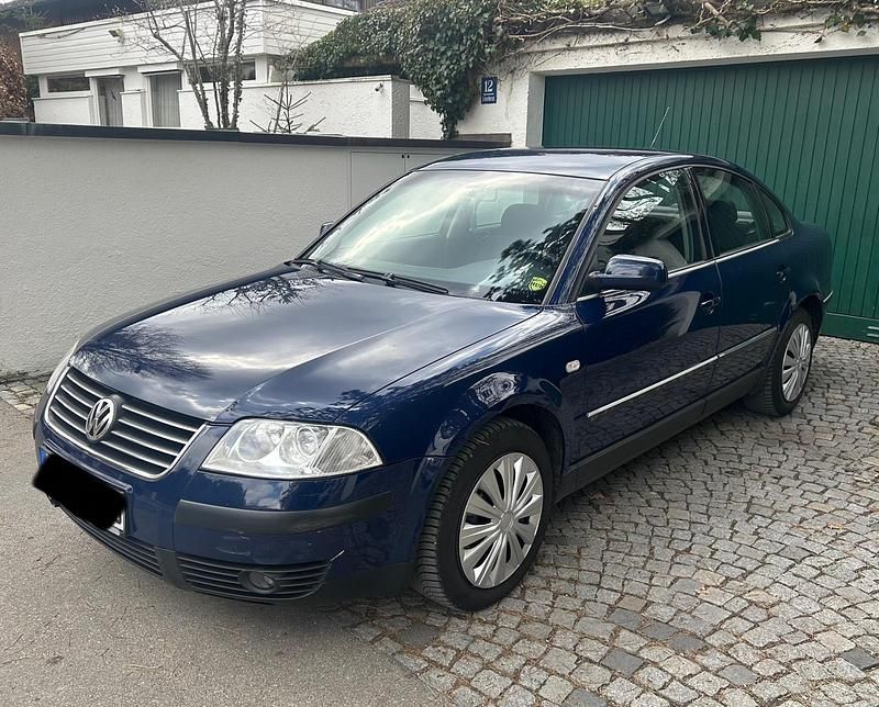 Gebraucht VW Passat 101 PS (74 kW) 2002 Blau Limousine