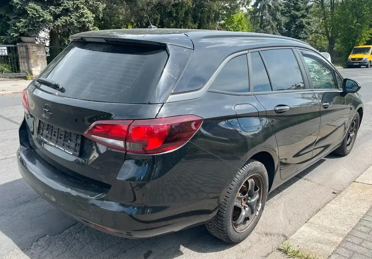Gebraucht Opel Astra 110 PS (80 kW) 2018 Schwarz Kombi