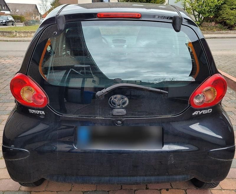 Gebraucht Toyota Aygo 68 PS (50 kW) 2008 Schwarz Kleinwagen