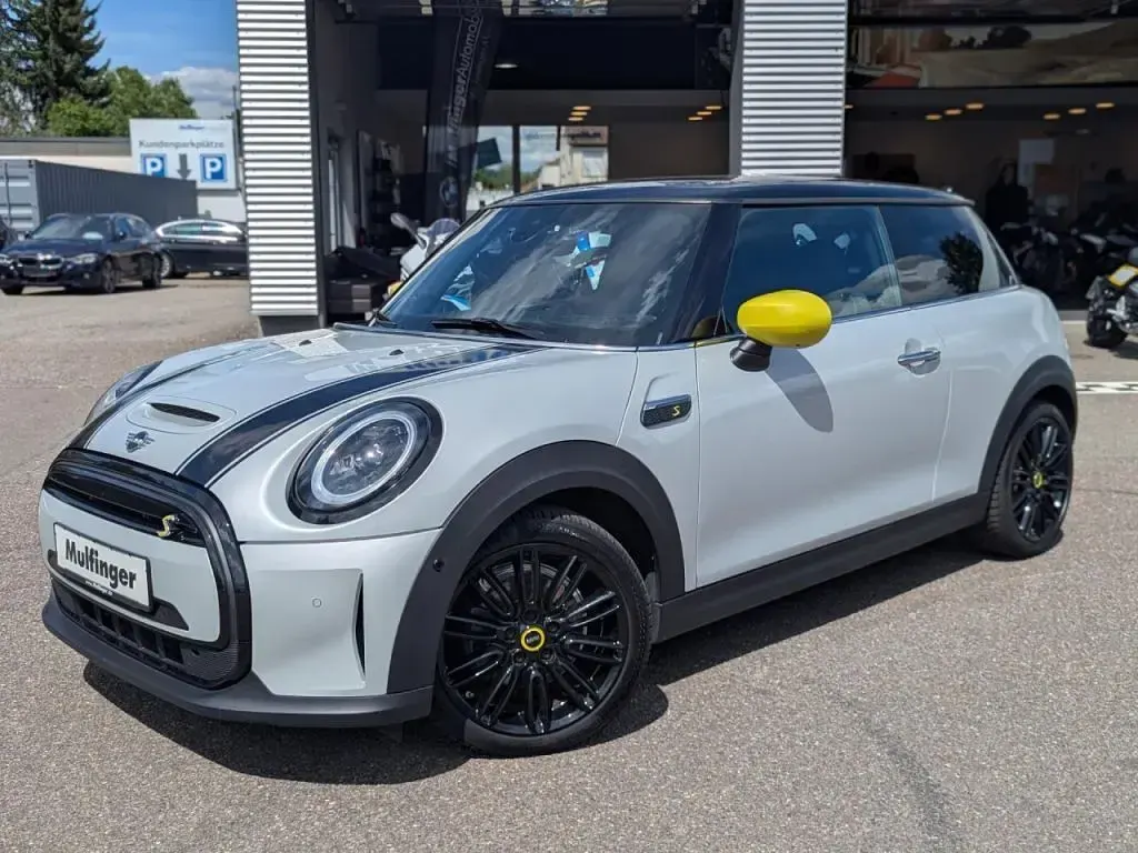 Gebraucht Mini Cooper 135 kW (184 PS) 2021 White silver (metallic) Kleinwagen