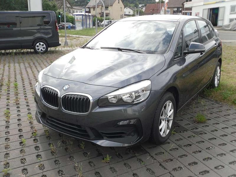 Grau Gebraucht 2018 BMW 220 Advantage Limousine | 20.400 € (Fairer Preis) - Bild 1/4