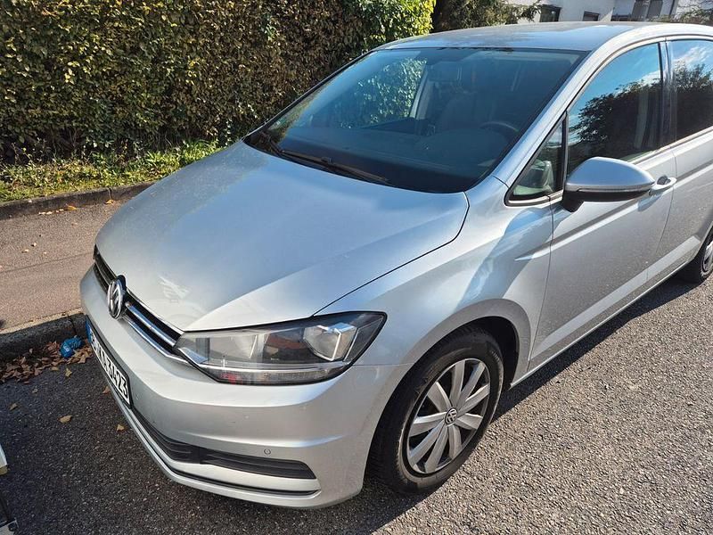 Gebraucht VW Touran Comfortline 110 PS (80 kW) 2017 Silber Van / Kleinbus
