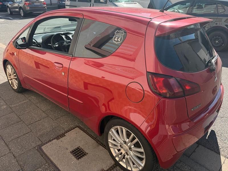 Gebraucht Mitsubishi Colt 95 PS (69 kW) 2008 Rot Kleinwagen