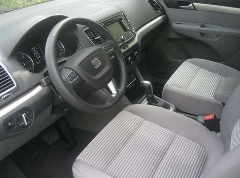 Weiß Gebraucht 2011 Seat Alhambra Ecomotive Van / Kleinbus | 6.999 € - Bild 1/4