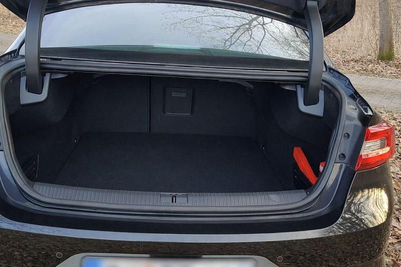 Gebraucht Renault Talisman Intens 200 PS (147 kW) 2016 Schwarz Limousine