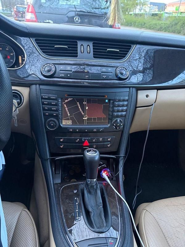 Gebraucht Mercedes CLS320 224 PS (164 kW) 2007 Grau Coupé