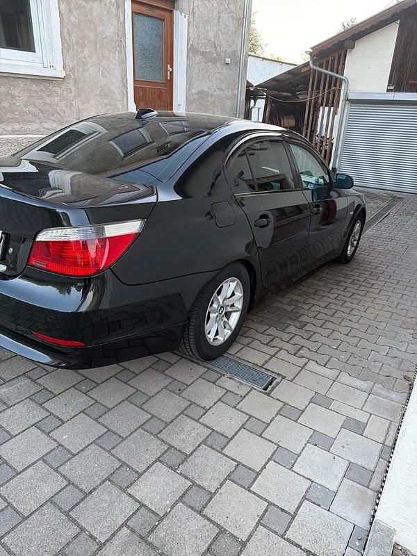 Second-hand BMW 525 192 CP (141 kW) 2005 Negru Berlinǎ