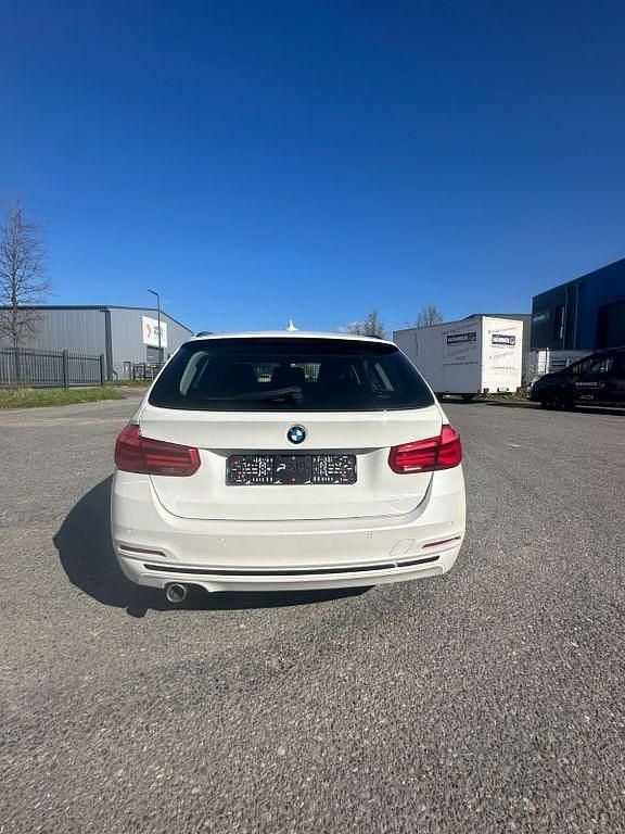 Gebraucht BMW 318 Advantage 150 PS (110 kW) 2017 Weiß Kombi