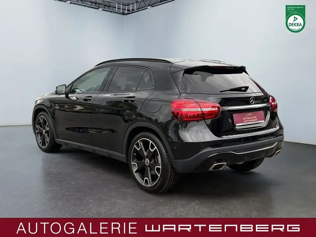 Gebraucht Mercedes GLA200 156 PS (114 kW) 2018 Schwarz SUV