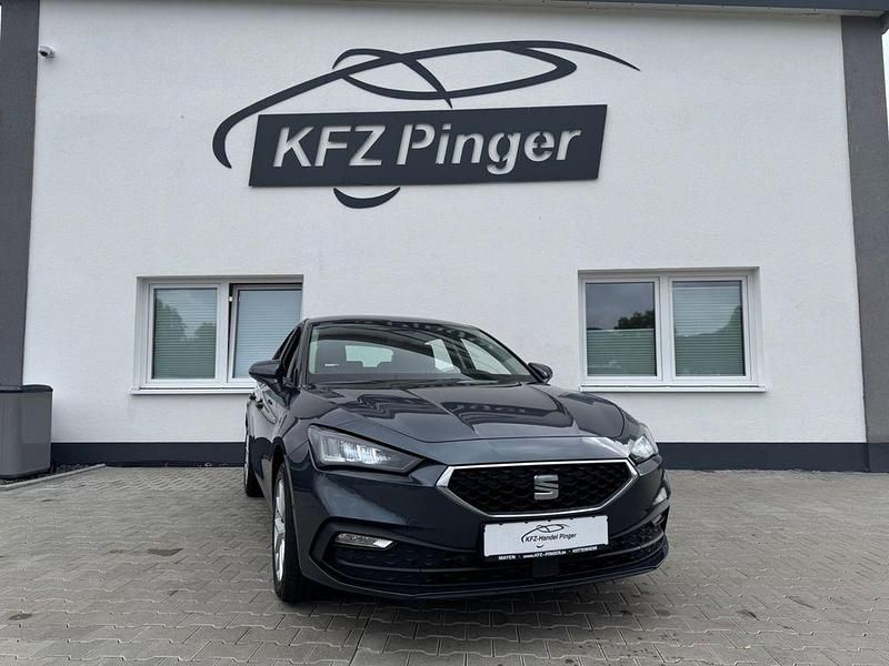 Grau Gebraucht 2020 Seat Leon Style Limousine | 15.999 € (Fairer Preis) - Bild 1/4