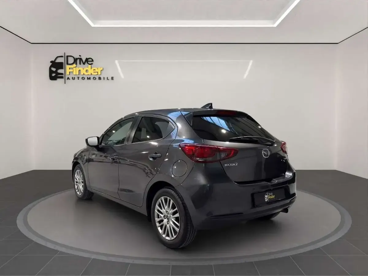 Używany Mazda 2 Kizoku 90 KM (66 kW) 2020 Szary Hatchback
