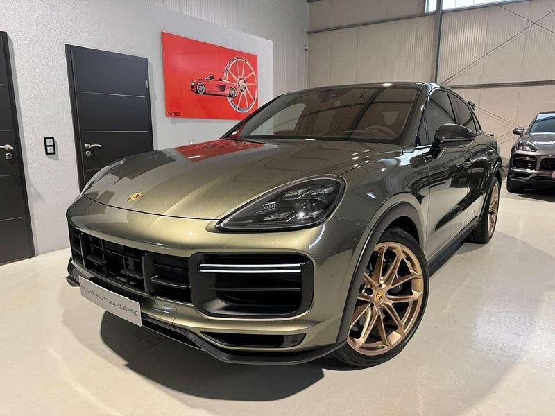 Q82 lightoakgreen Gebraucht 2023 Porsche Cayenne Turbo GT SUV | 187.900 € - Bild 1/4